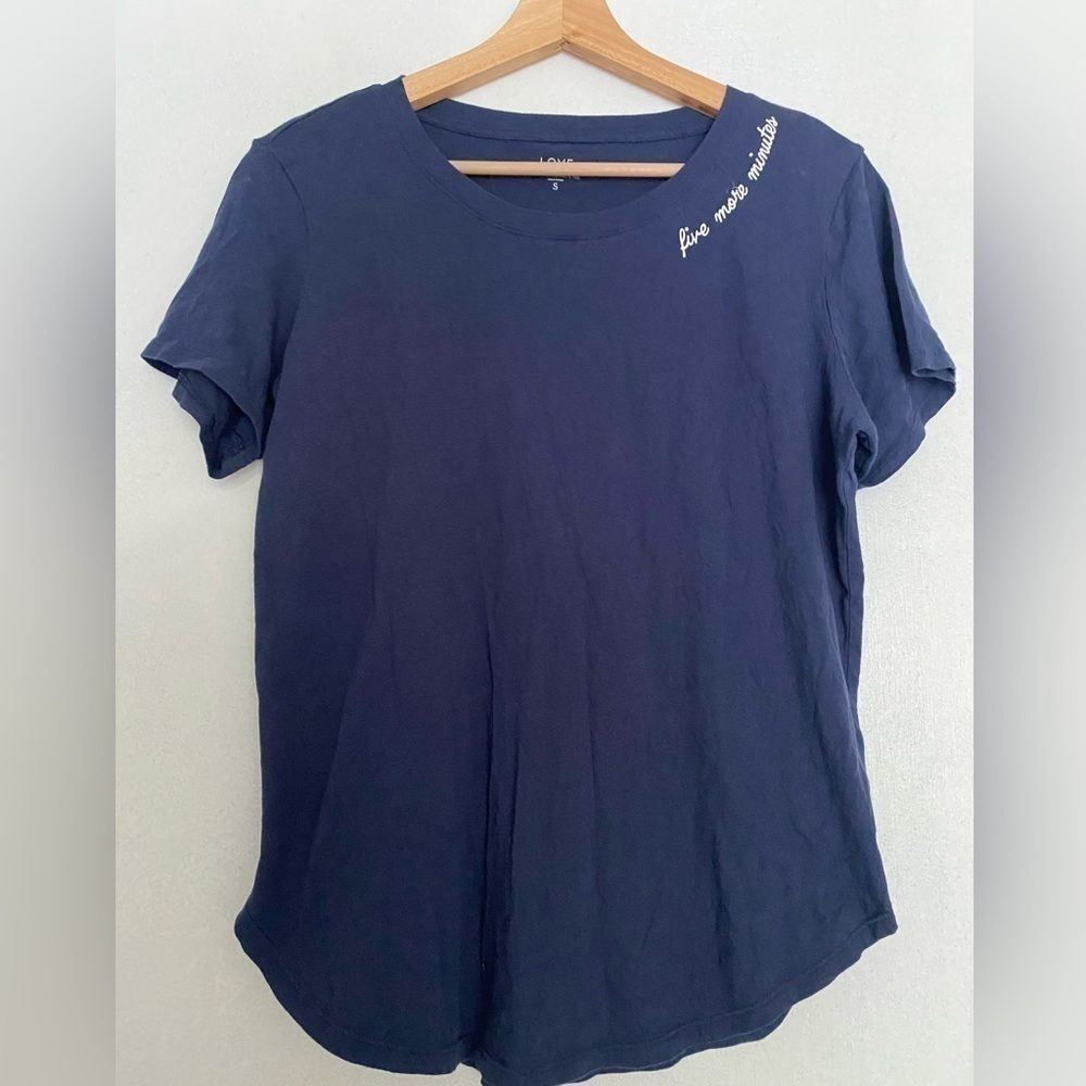 FIVE MORE MINUTES LOVE BY GAP FOREVER FAVORITE TEE SIZE SMALL
